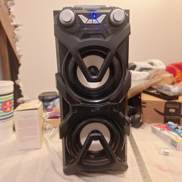 iLive Wireless Tailgate Speaker, Mic Input, Built-in Rechargeable. Tested Works - Picture 1 of 4